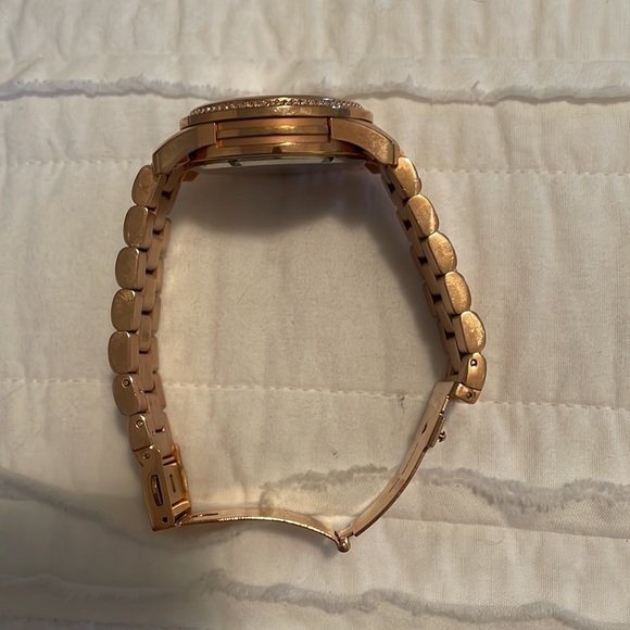 Michael Kors Rose Gold Watch - Picture 8 of 10